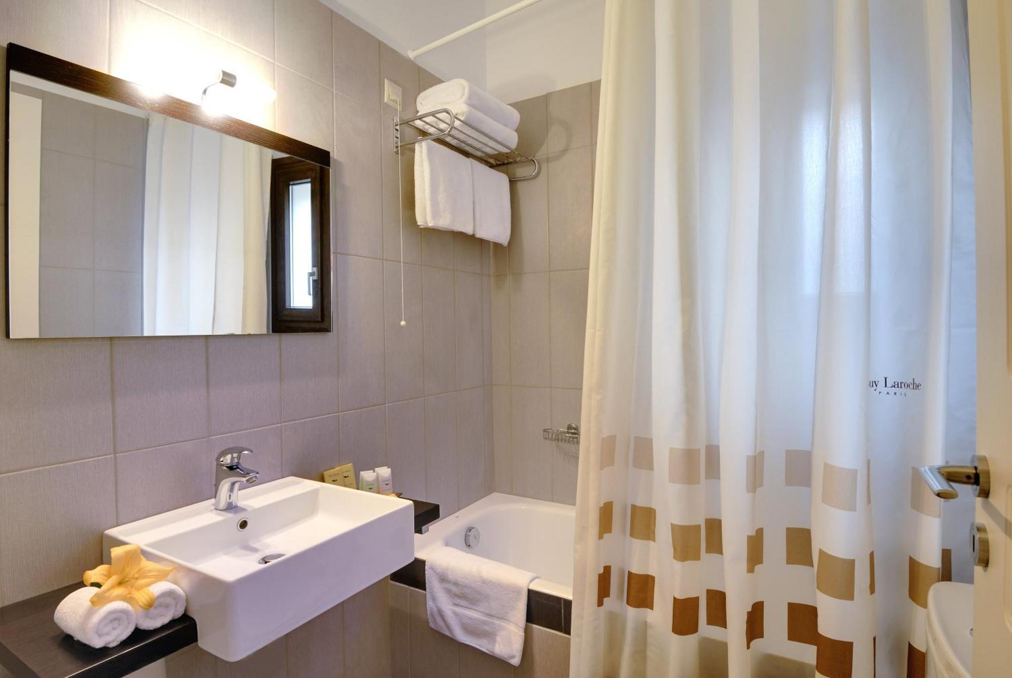 Byzantinon Hotel Леонідіон Екстер'єр фото